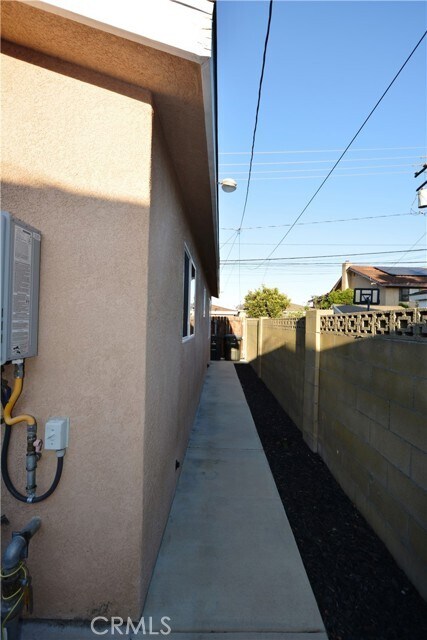 Building Photo - 18328 Devlin Ave