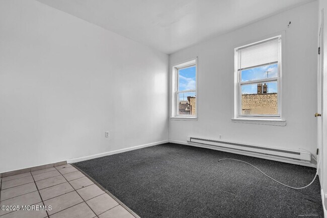 Building Photo - 720 Cortlandt St