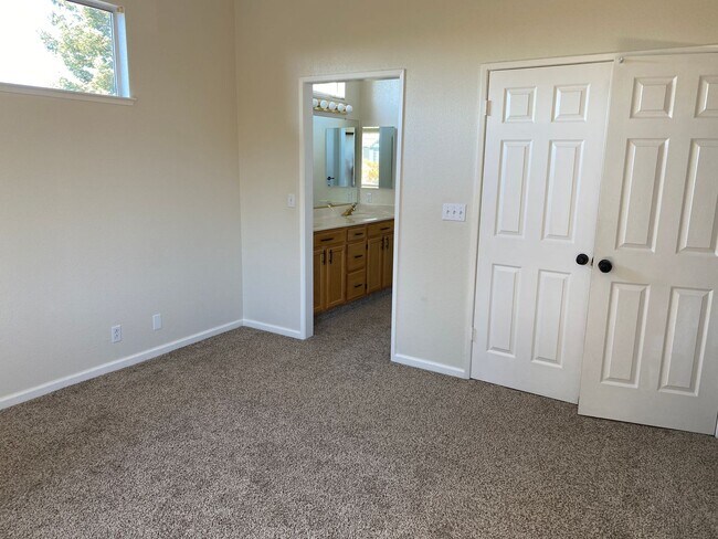 Building Photo - 8765 Clay Glen Way