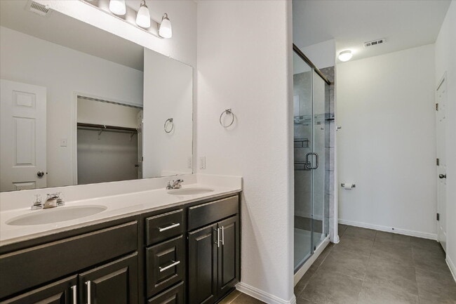 Building Photo - "Spacious 4-Bed, 3-Bath Manor Gem on Meachum Lane - 2487 Sq Ft of Comfort!"