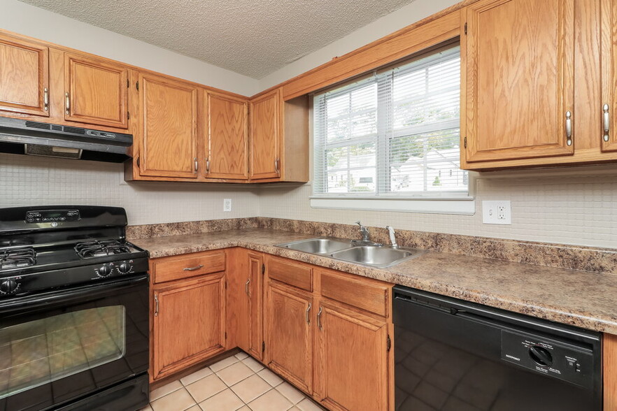 Building Photo - 1499 Cain Ct