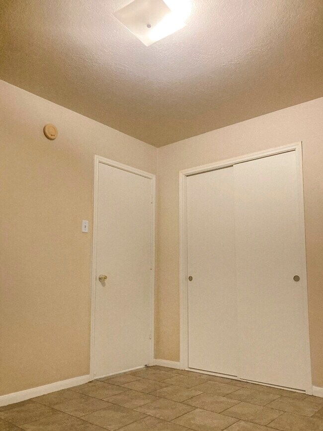 Building Photo - 3606 Starbridge Pointe Ln