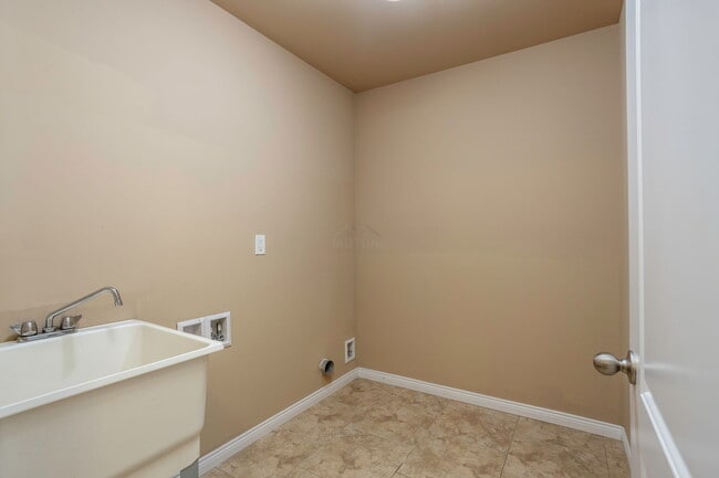 Building Photo - 29893 Trailwood Dr