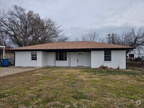 Building Photo - Coming Soon! Brick 3 Bed 2 Bath House for ...