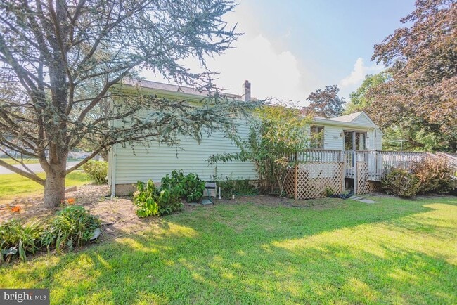 Primary Photo - 221 Yale Rd S