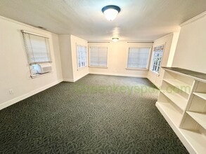 Building Photo - 10197-1136