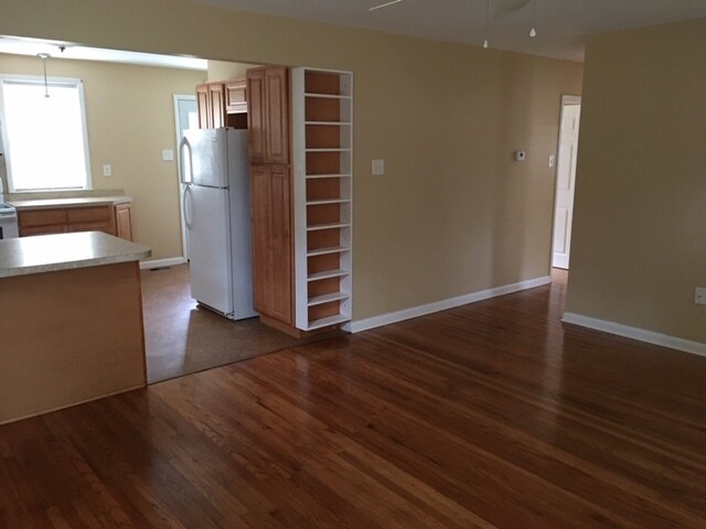 Building Photo - 2037 Terrace Drive