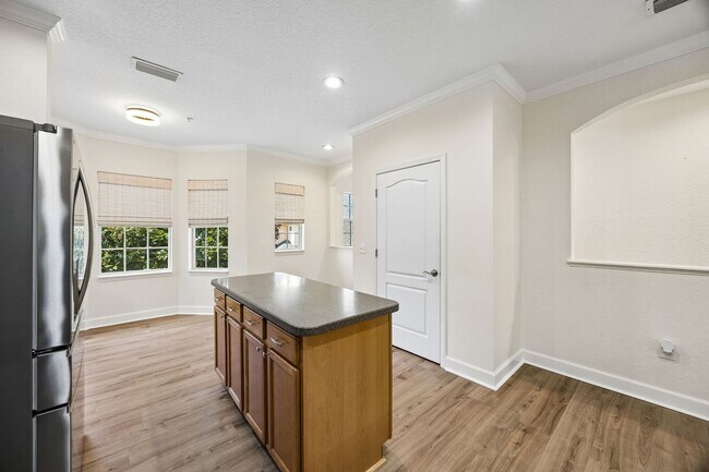 Building Photo - 96010 Stoney Dr