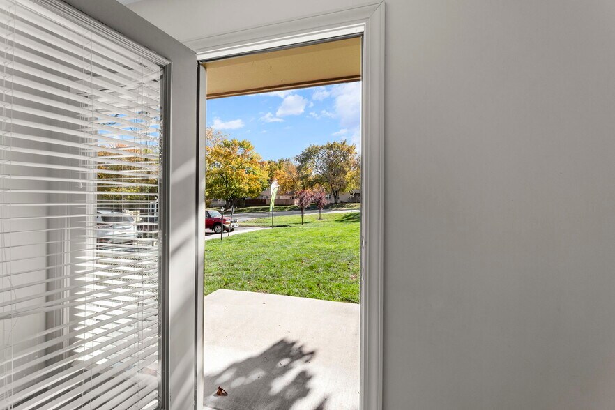 Building Photo - 2900 NE Kendallwood Pkwy