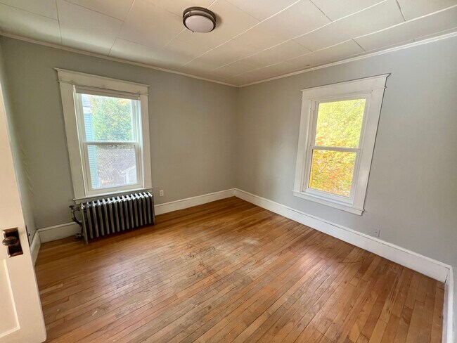 Building Photo - 413 Hammond St