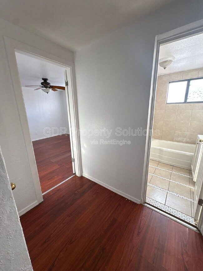 Building Photo - 304 Texas St NE