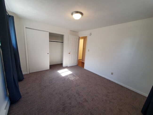 Building Photo - 526 30th Ave