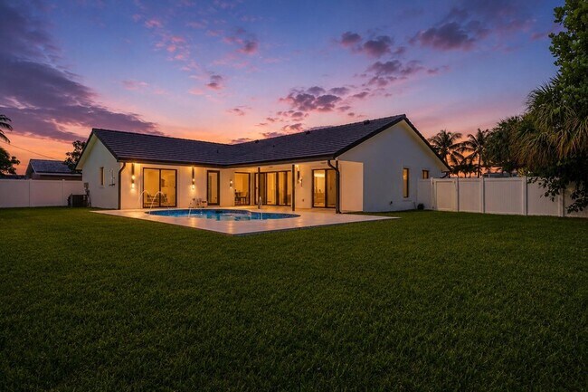 Building Photo - 1291 Bimini Ln