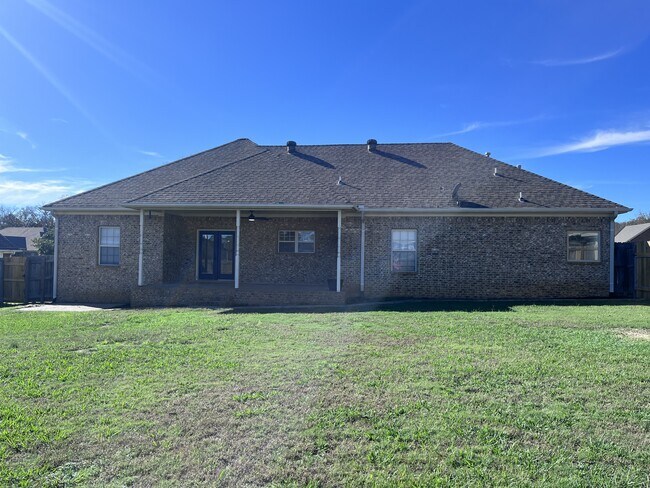 Building Photo - 29 Oak Crest Dr