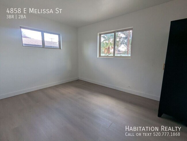 Building Photo - 4858 E Melissa St