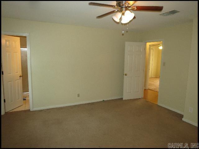 Building Photo - 2116 Peach Tree Dr