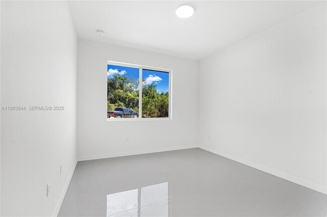 Building Photo - 22425 SW 125th Ave