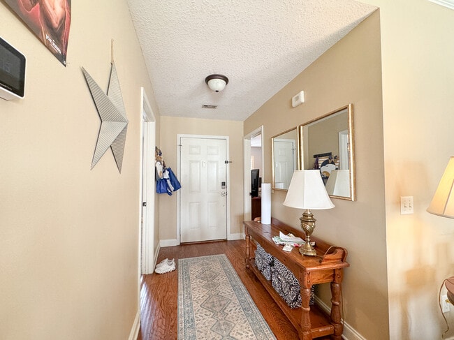 Building Photo - 112 Tuscany Trail