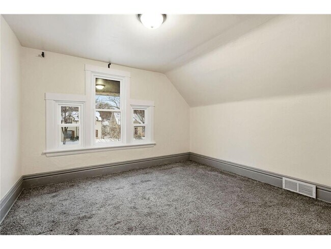 Building Photo - 3451 N Oliver Ave