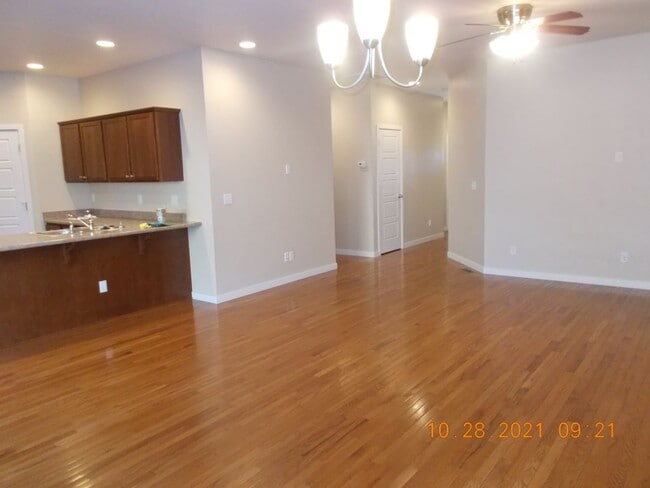 Building Photo - 287 Mercado St