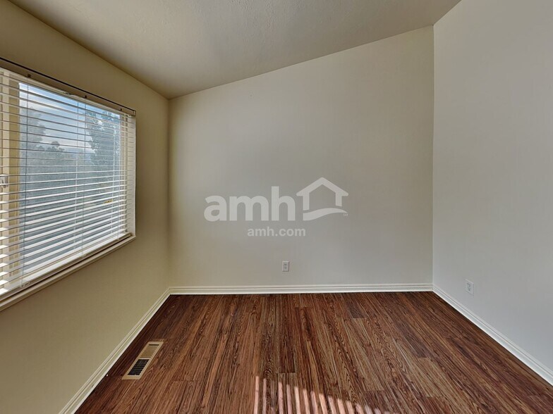 Building Photo - 6123 Van Gogh Cir
