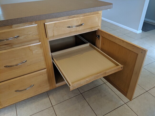 Built in storage drawers - 46675 Winchester Dr