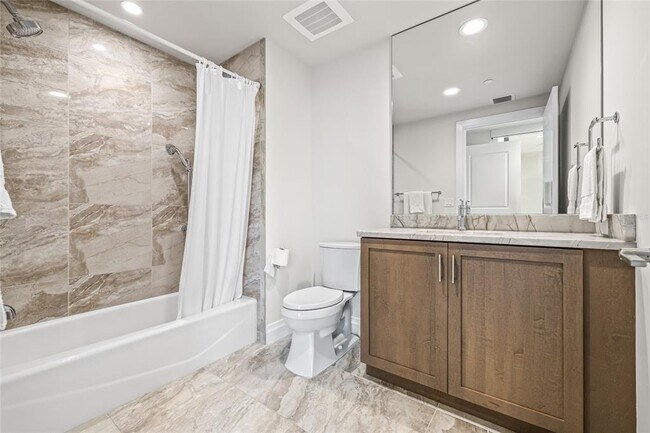 Building Photo - 795 Collany Rd