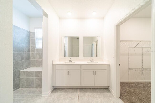 Building Photo - 2898 Armstrong Ave