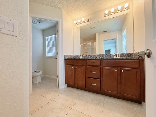 Building Photo - 2428 Chateau Lp