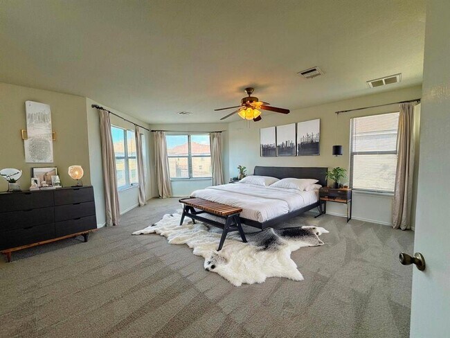 Building Photo - 2013 Rim Rock Dr