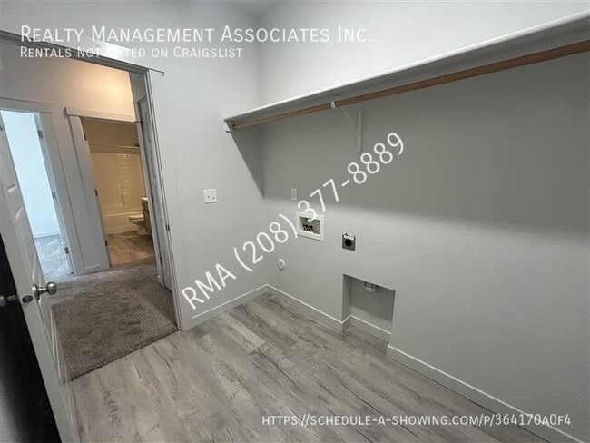 Building Photo - 6593 S Donaway Ave