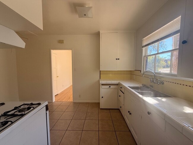 Building Photo - 2-Story 2BR 1.75 BA Duplex