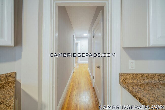 Building Photo - 1590 Cambridge St