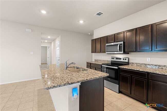 Building Photo - 5102 Karen Grn Dr