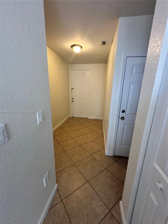 Building Photo - 1018 NE 42nd Ave