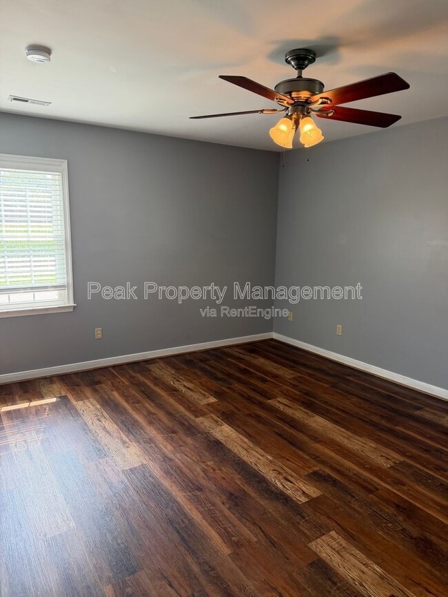 Building Photo - 6294 Simi Ct