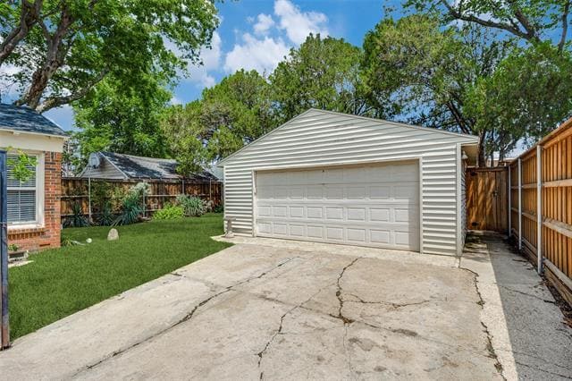 Building Photo - 4404 Hyer St