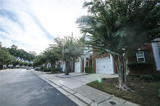 Building Photo - 3801 Thayer Trace