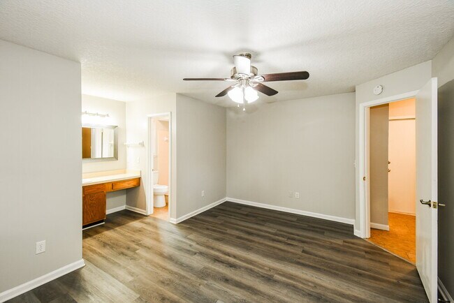 Building Photo - 10873 Hoof Print Dr