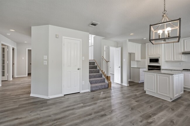 Building Photo - 51 E Greywing Cir