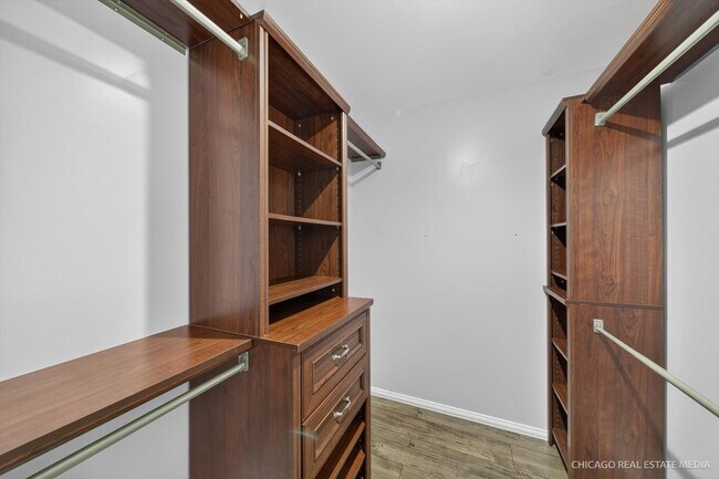 Building Photo - 152 Brittany Dr
