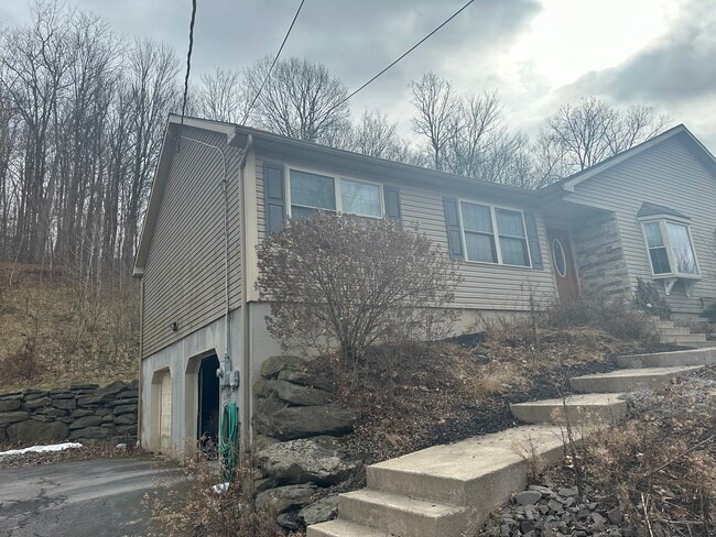 Building Photo - 86 Harris St