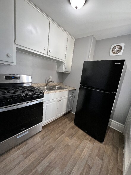 Building Photo - 1 Macnaughton Ave