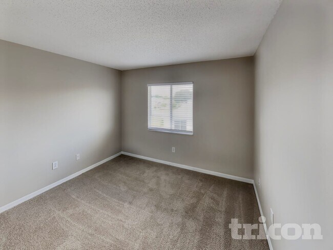 Building Photo - 12603 Longcrest Dr