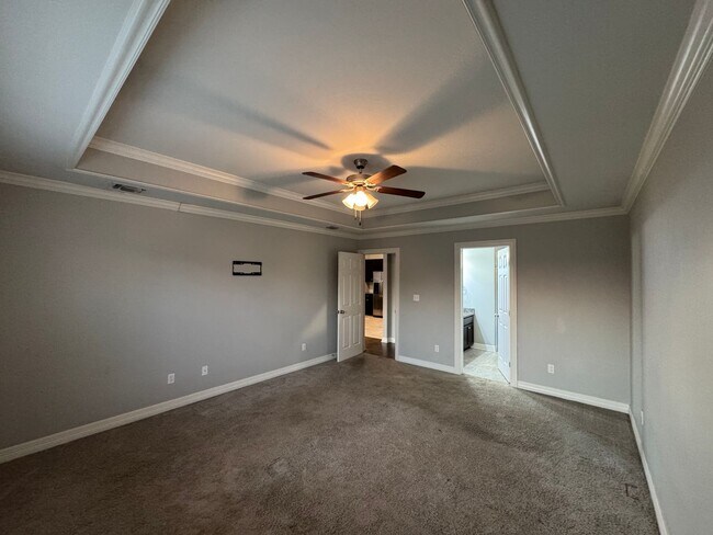 Building Photo - Haughton Schools!!! Close to I-20!