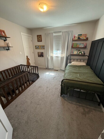 Building Photo - 6880 Cattails Dr