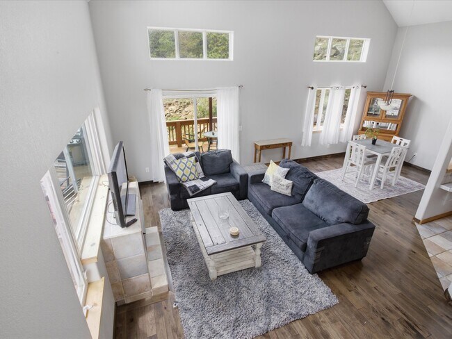 Building Photo - 117 Spruce Trail