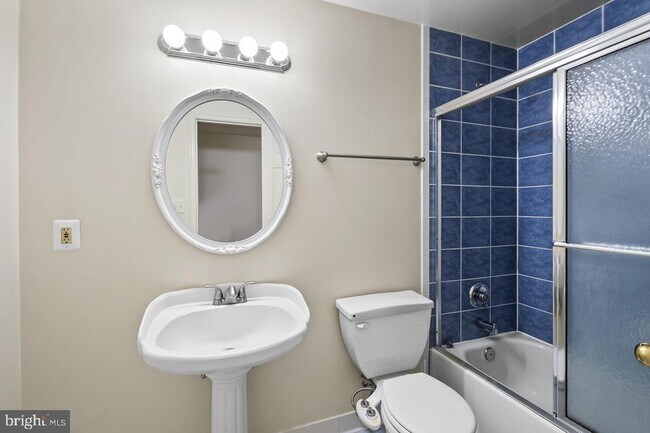 Building Photo - 8330 Westchester Dr