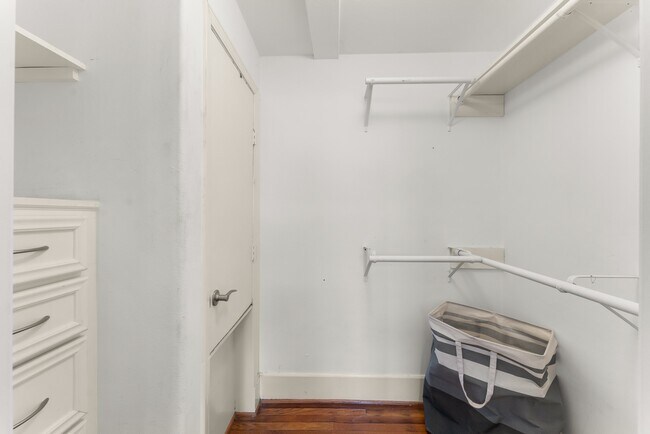 Building Photo - 315 Fairview St