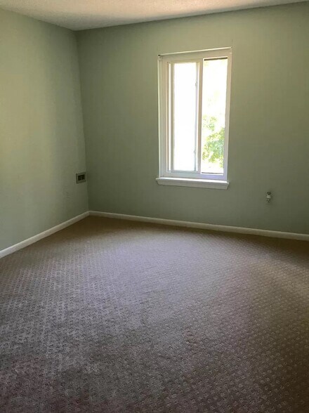 Building Photo - 175 Mill Pond Rd